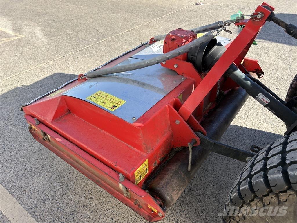 Trimax Striker 150 Vontatott pázsitnyírók