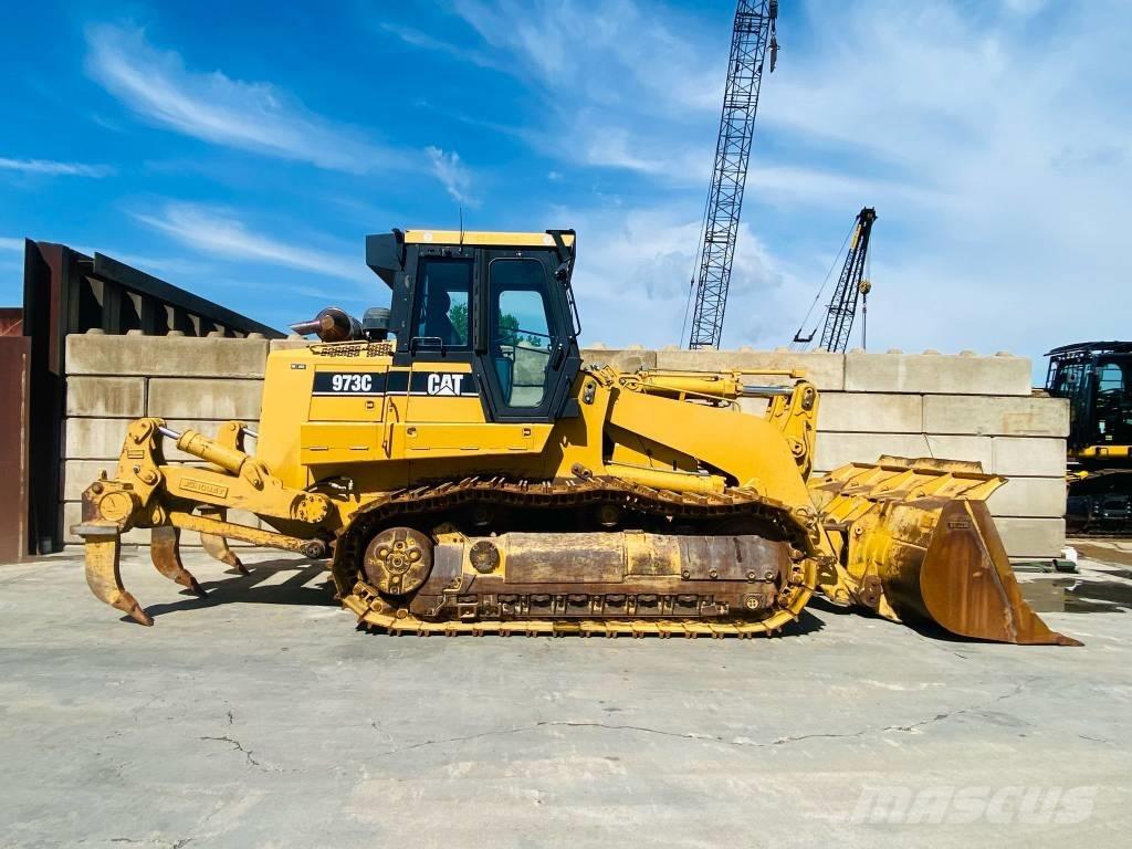 CAT 973 C Lánctalpas homlokrakodók