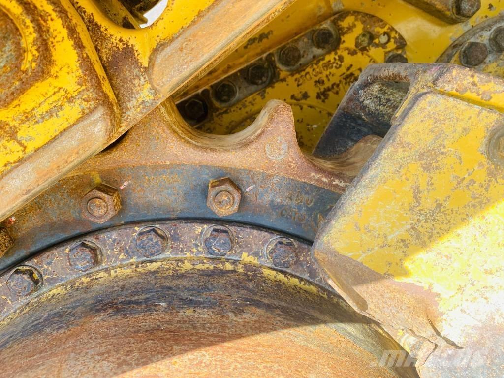 CAT 973 C Lánctalpas homlokrakodók