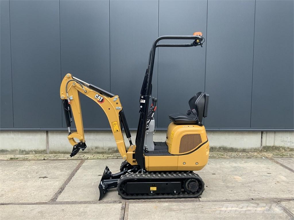 CAT 300.9 D Mini kotrók < 7t