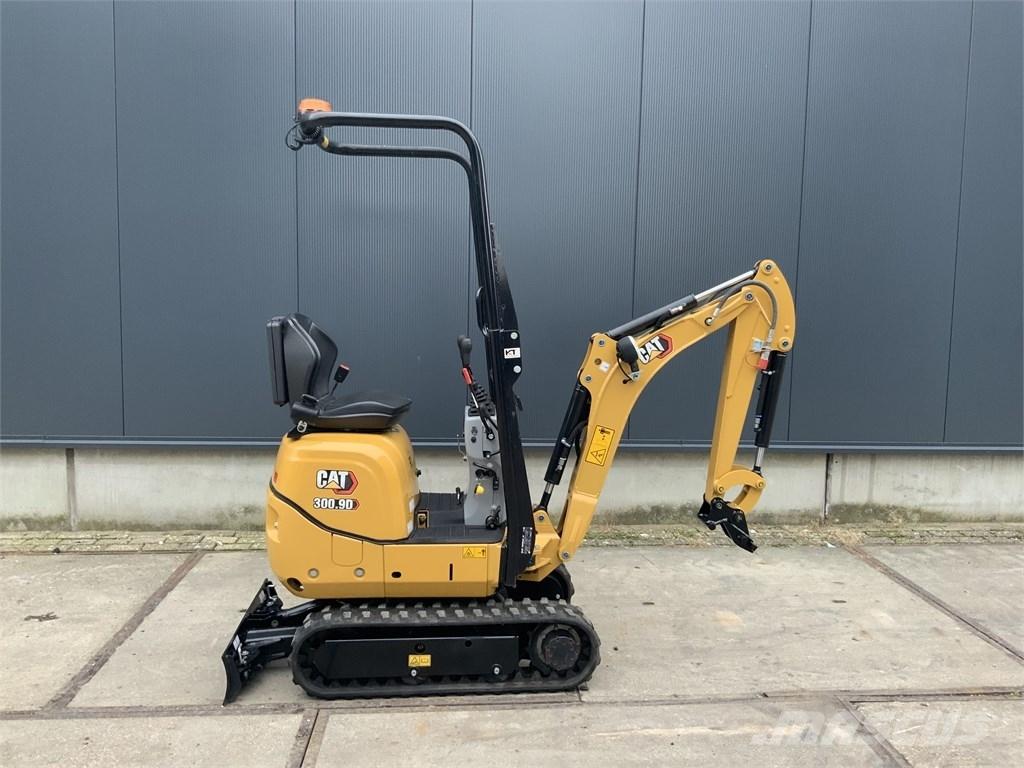 CAT 300.9 D Mini kotrók < 7t