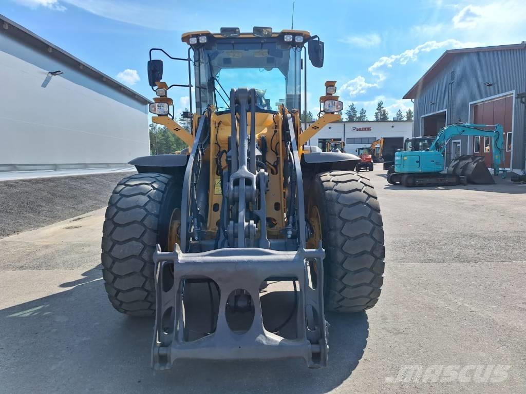Volvo L90H Gumikerekes homlokrakodók