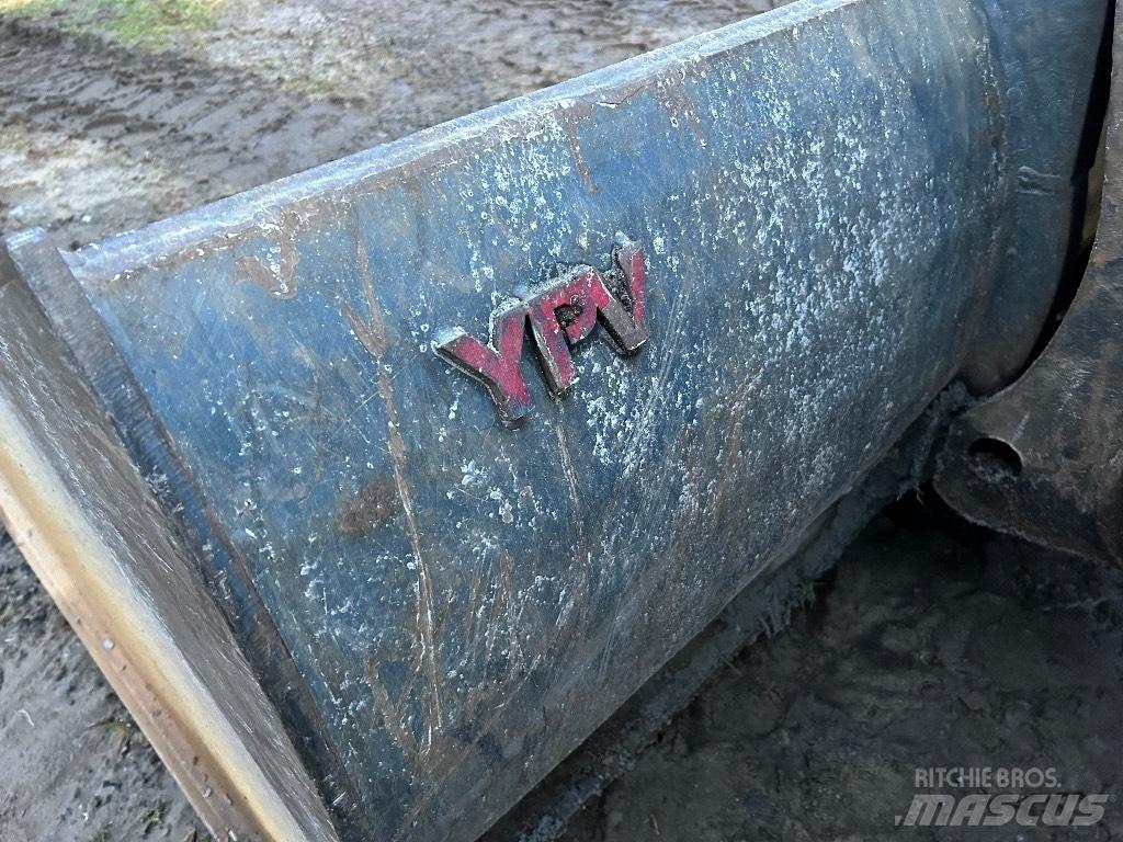 Volvo BM L 120 Gumikerekes homlokrakodók