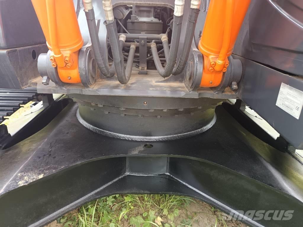Hitachi ZX 210 Lánctalpas kotrók