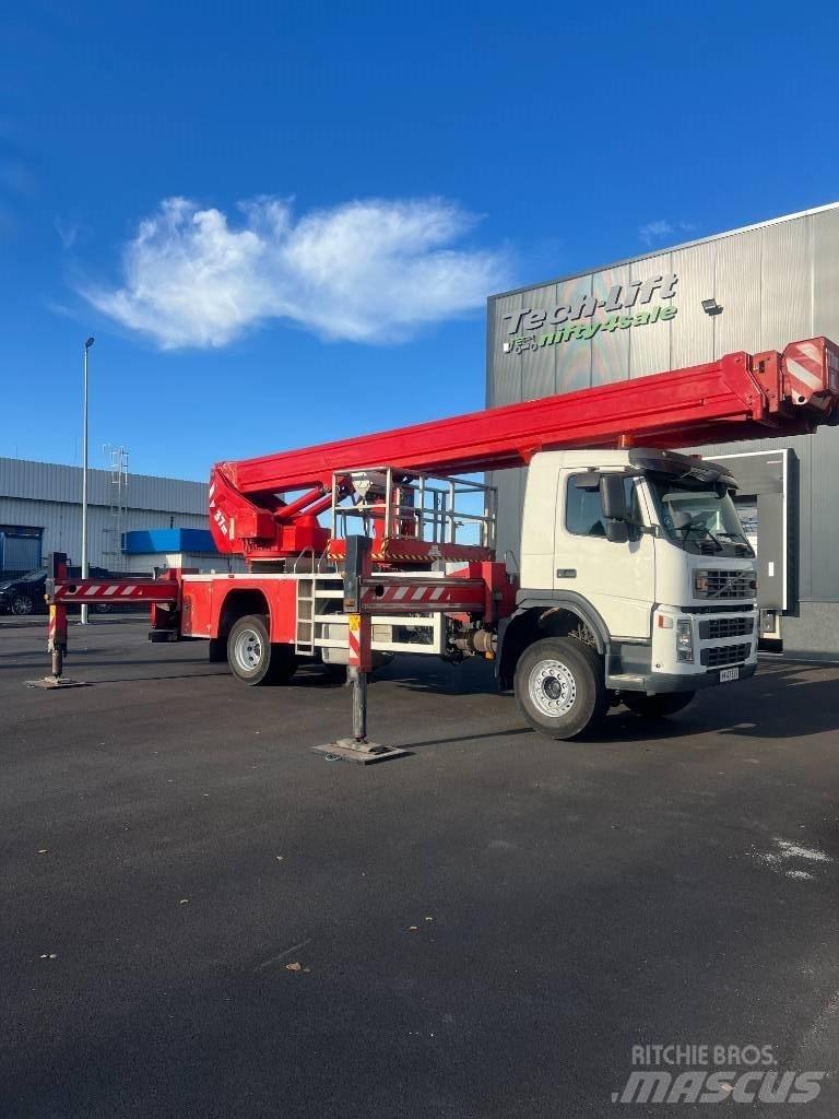 Bronto S37XDT Teherautóra szerelt emelők és állványok