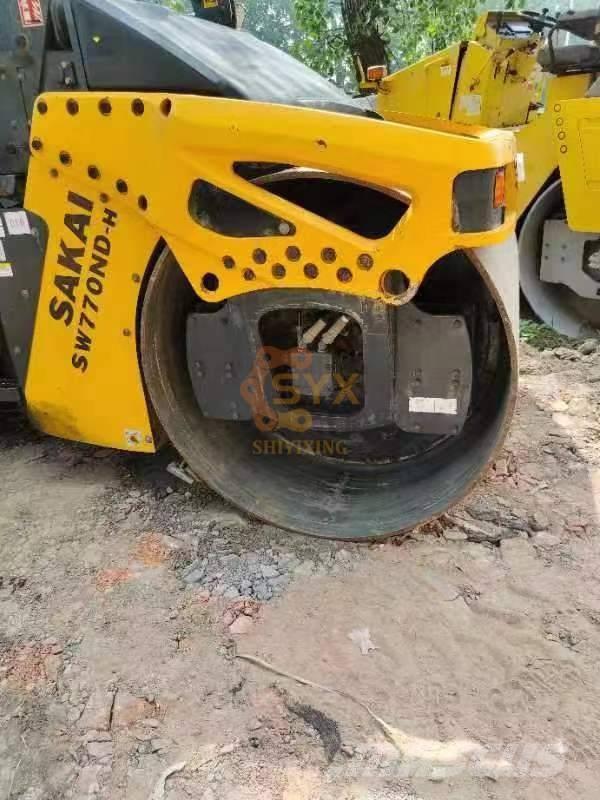 Sakai SW 770 ND Ikerdobos hengerek