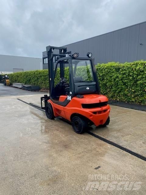 Linde H 30 D-03 Dízel targoncák