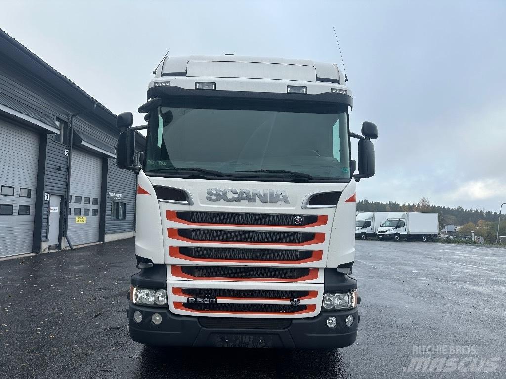 Scania R520 8x2/4 Multifunkciós teherautók