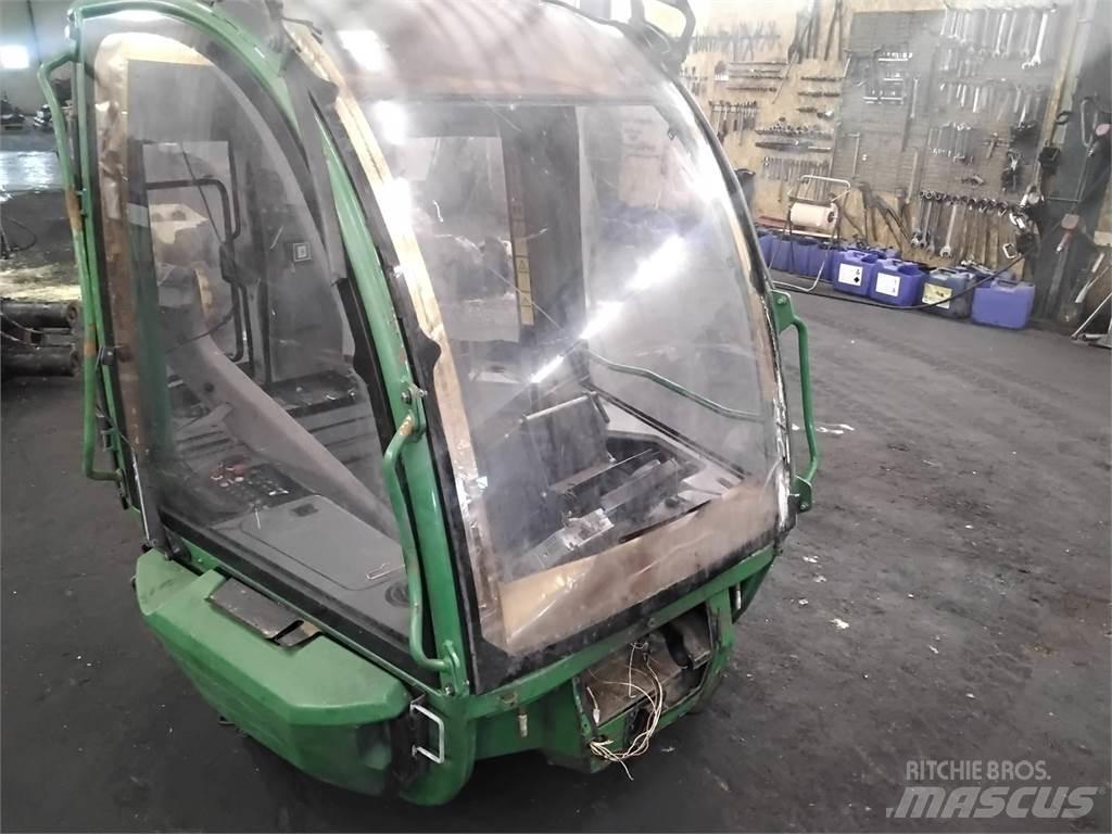 John Deere 1270E Vezetőfülke és belső tartozékok