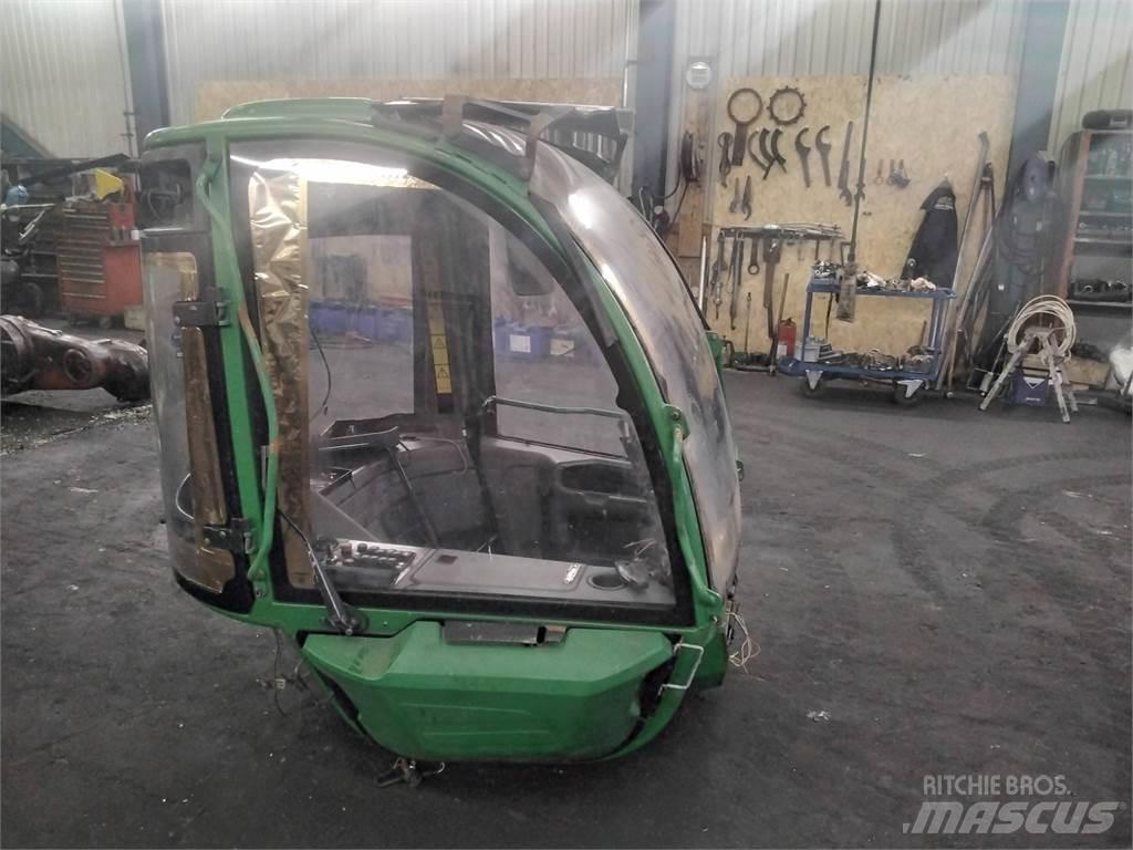 John Deere 1270E Vezetőfülke és belső tartozékok