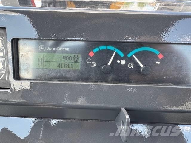 DEERE 210 ELP Kompaktrakodók