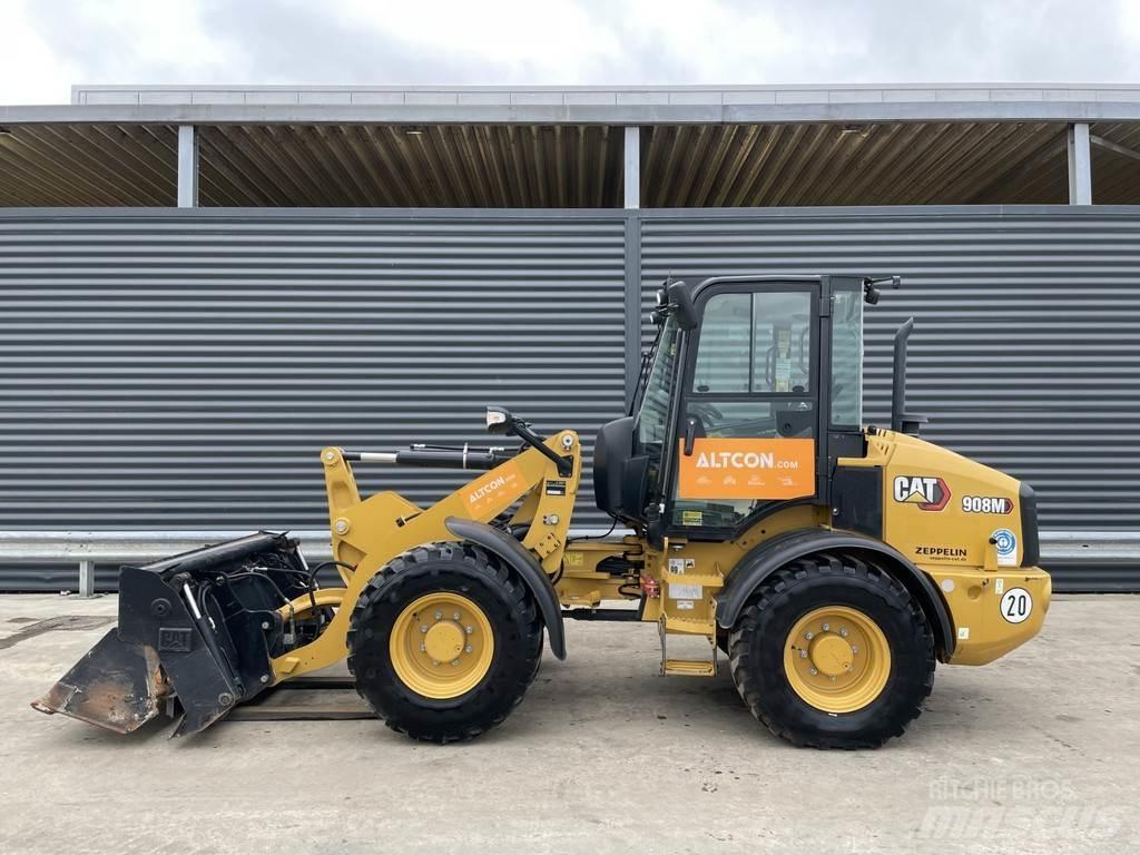 CAT 908M Gumikerekes homlokrakodók