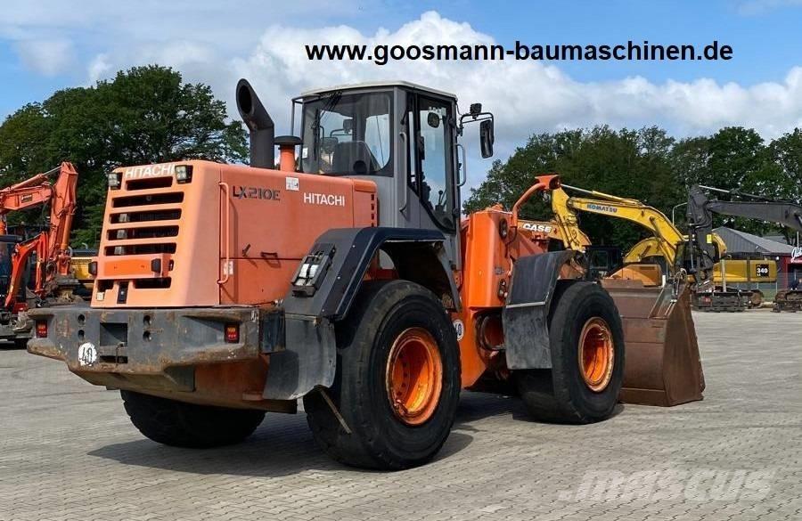 Hitachi LX 210 E Gumikerekes homlokrakodók