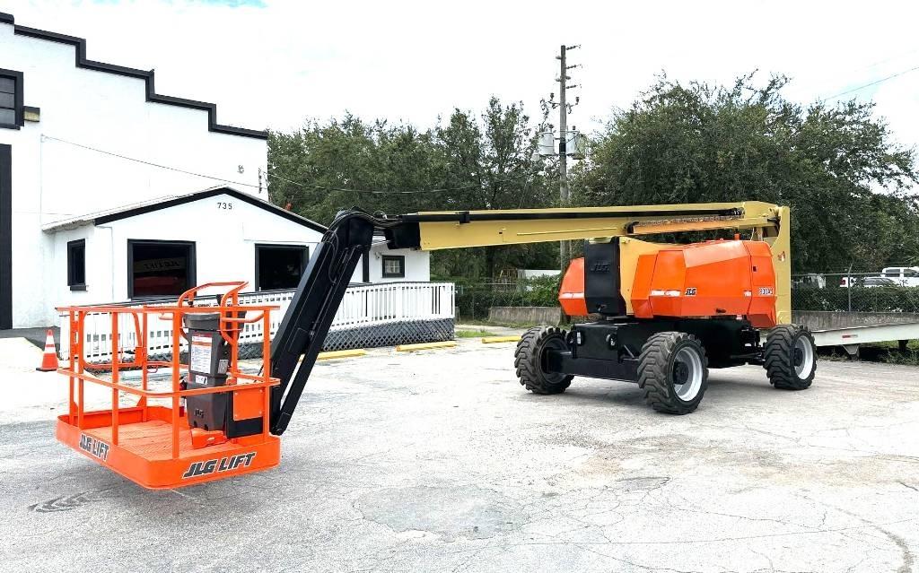 JLG 800 AJ Karos emelők