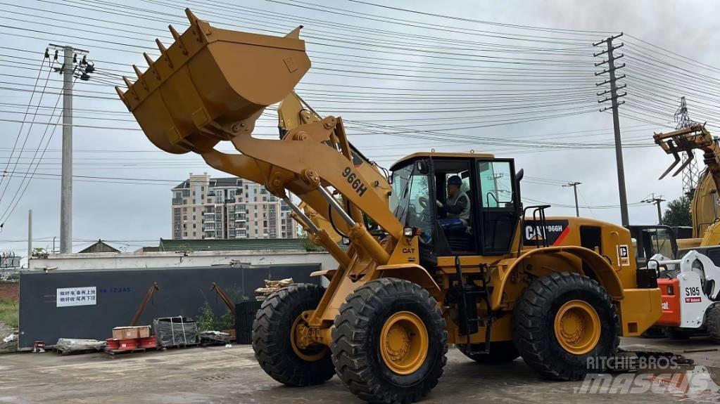 CAT 966 Gumikerekes homlokrakodók