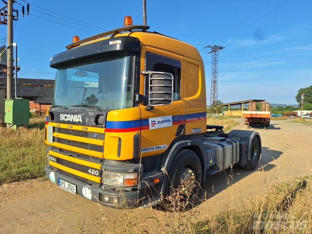 Scania P124LA4X2NA Nyergesvontatók