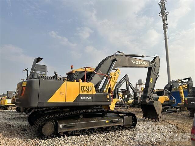 Volvo EC240 Lánctalpas kotrók