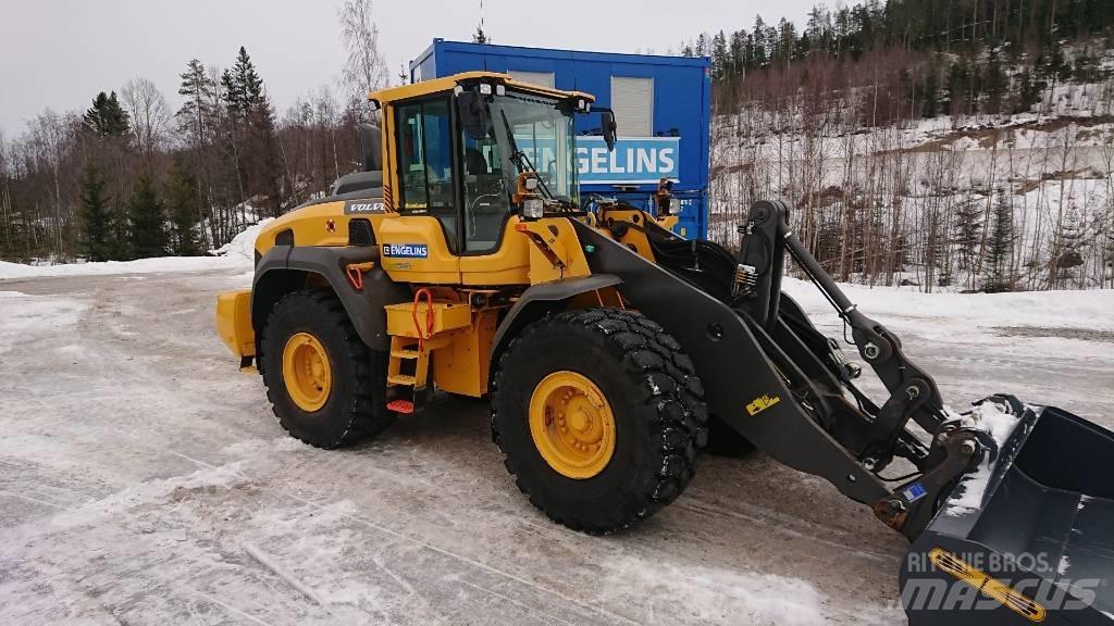 Volvo L120H, UTHYRES Gumikerekes homlokrakodók
