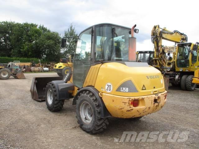 Volvo L 25 B Gumikerekes homlokrakodók