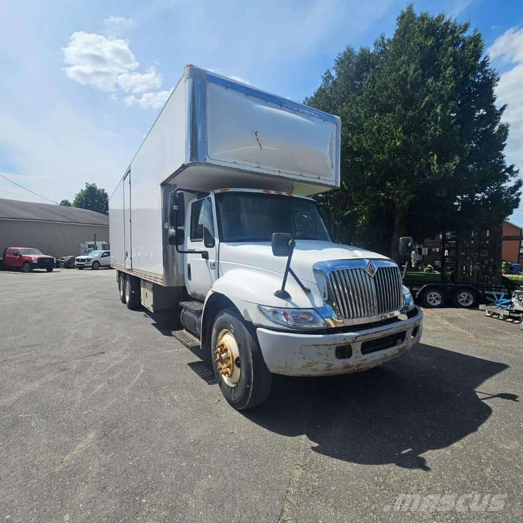 International 4400 Dobozos teherautók