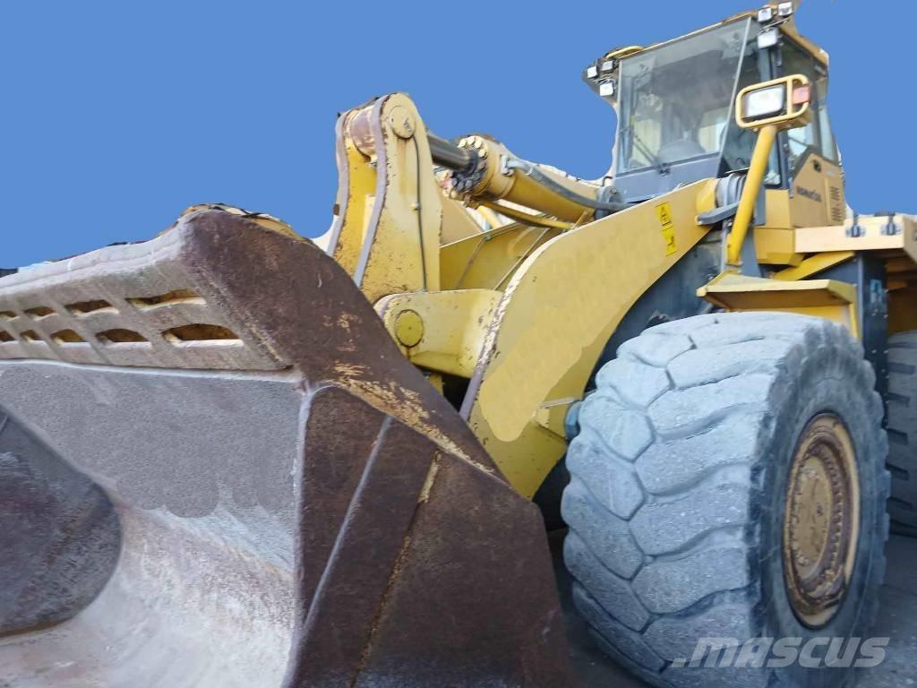 Komatsu WA 600 Gumikerekes homlokrakodók