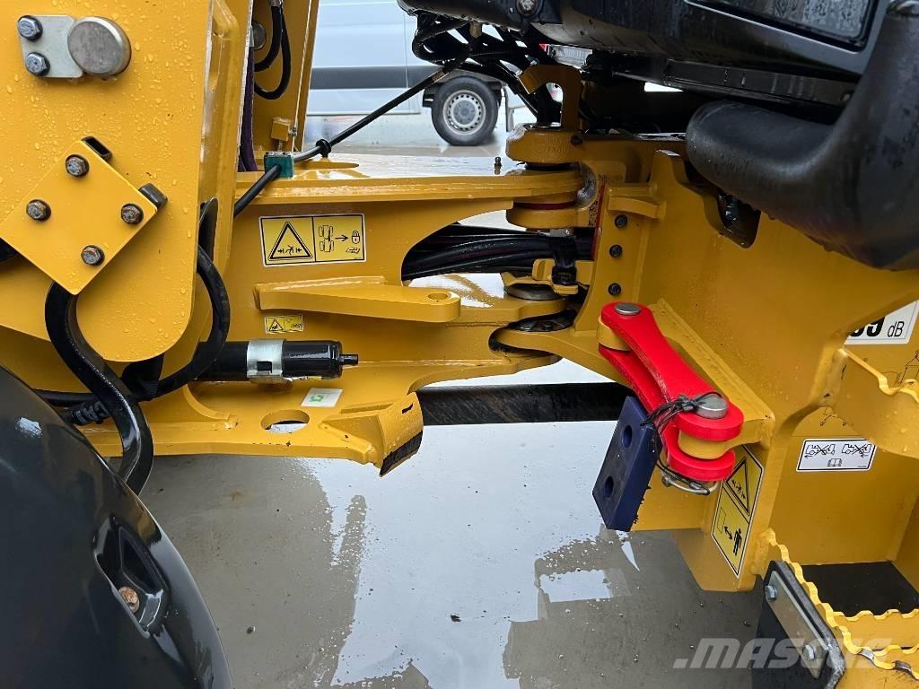 CAT 908M Gumikerekes homlokrakodók