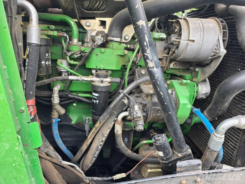 John Deere 1070 E Betakarítók
