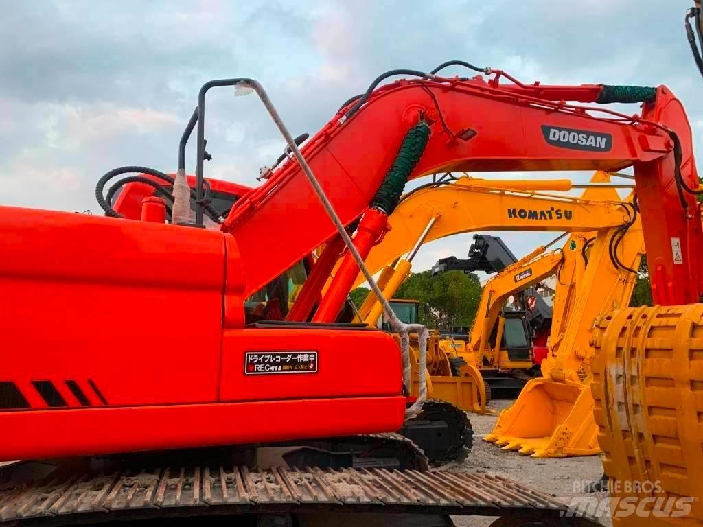 Doosan DX 225 LC Lánctalpas kotrók