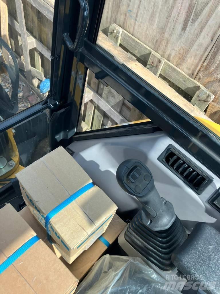 Komatsu PC 26 MR Mini kotrók < 7t