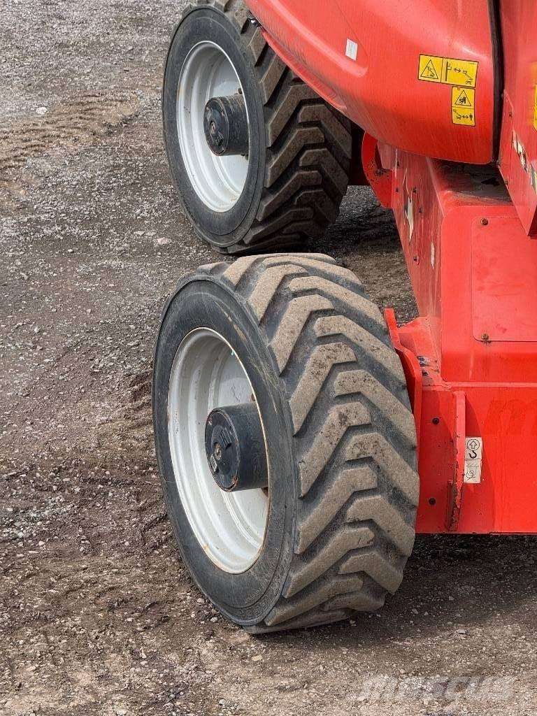 JLG 1250 AJP Karos emelők