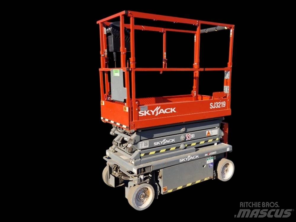 SkyJack SJ 3219 Ollós emelők