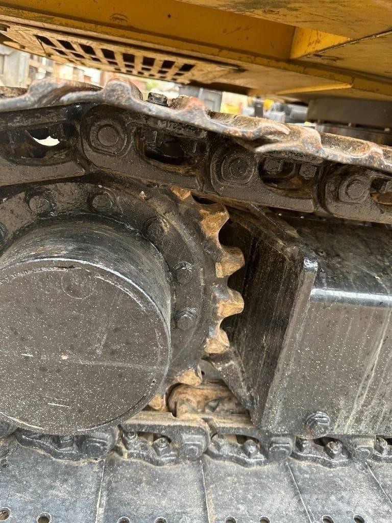 CAT 305.5 Mini kotrók < 7t