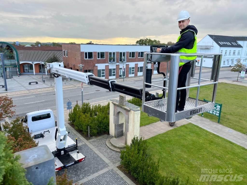 VERSALIFT VTX-240 G3 Teherautóra szerelt emelők és állványok