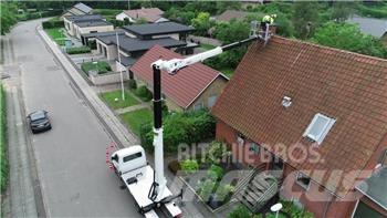 VERSALIFT VTX-240 G3 Teherautóra szerelt emelők és állványok