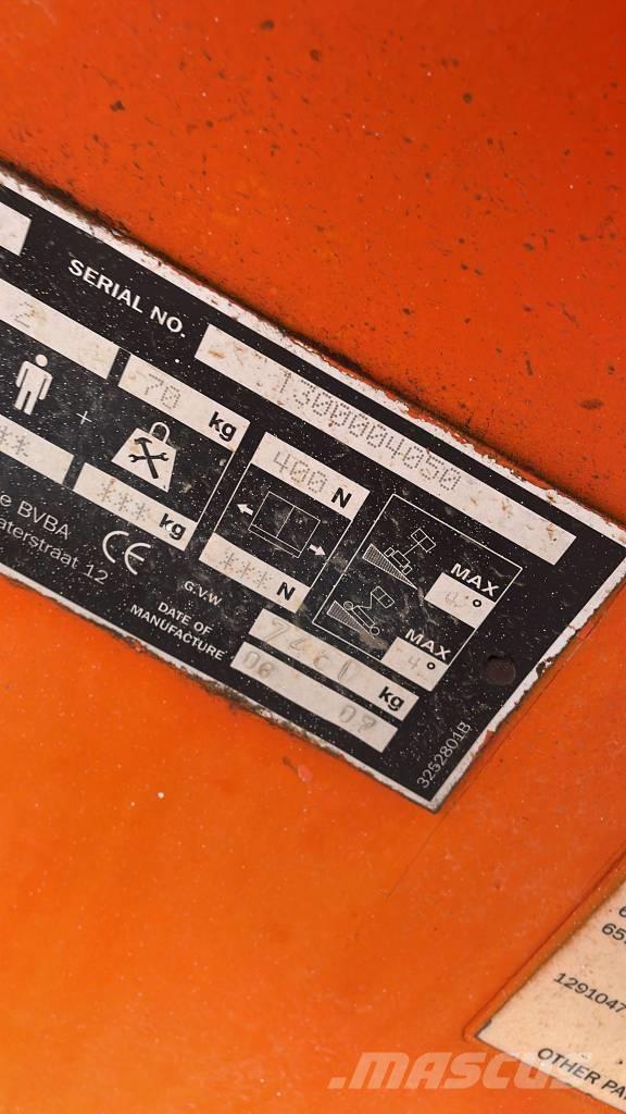 JLG 450 AJS II Karos emelők