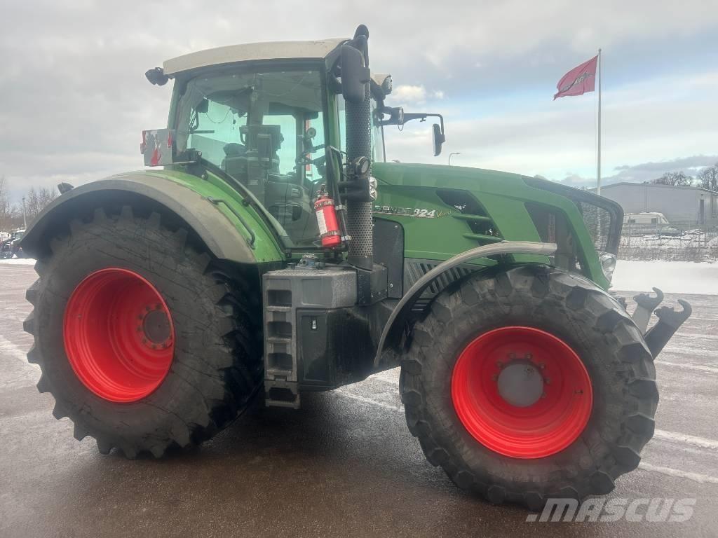 Fendt 824 Vario Traktorok