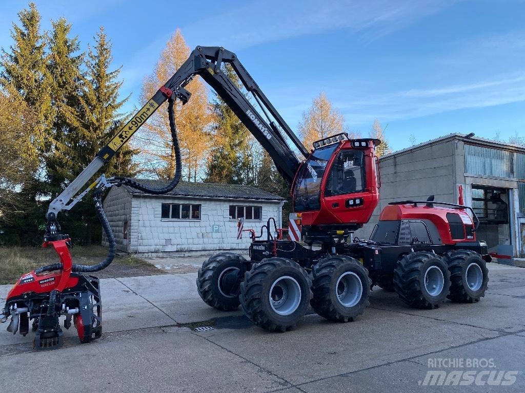 Komatsu 931 XC Betakarítók