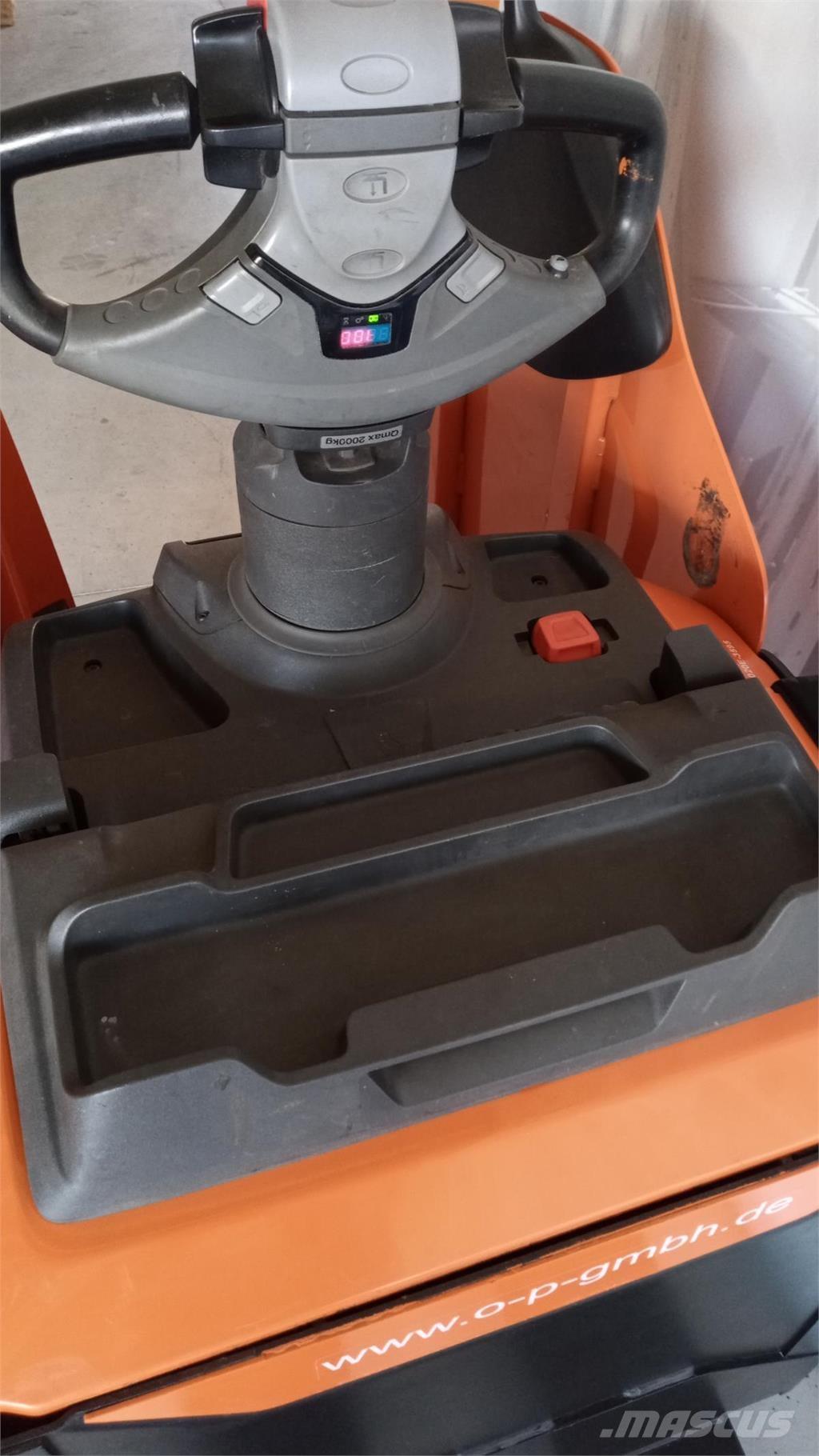 Toyota LPE 200 Gyalogkíséretű targonca