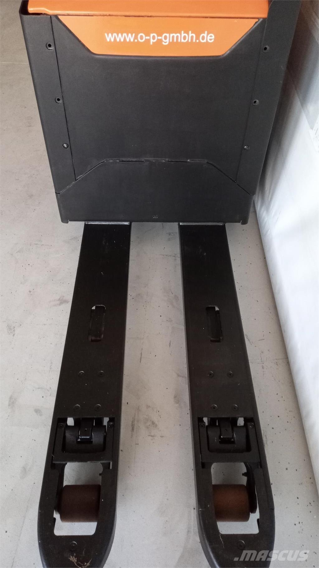 Toyota LPE 200 Gyalogkíséretű targonca