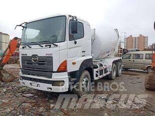 Hino 700 Betonkeverők/Betonpumpák