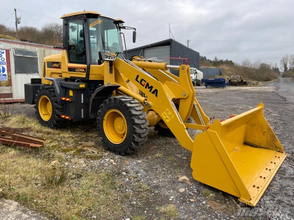  Lcma 940 Gumikerekes homlokrakodók