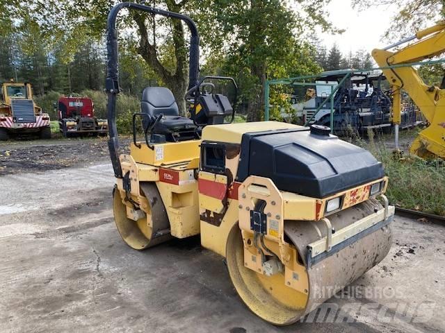 Dynapac CC 142 Ikerdobos hengerek