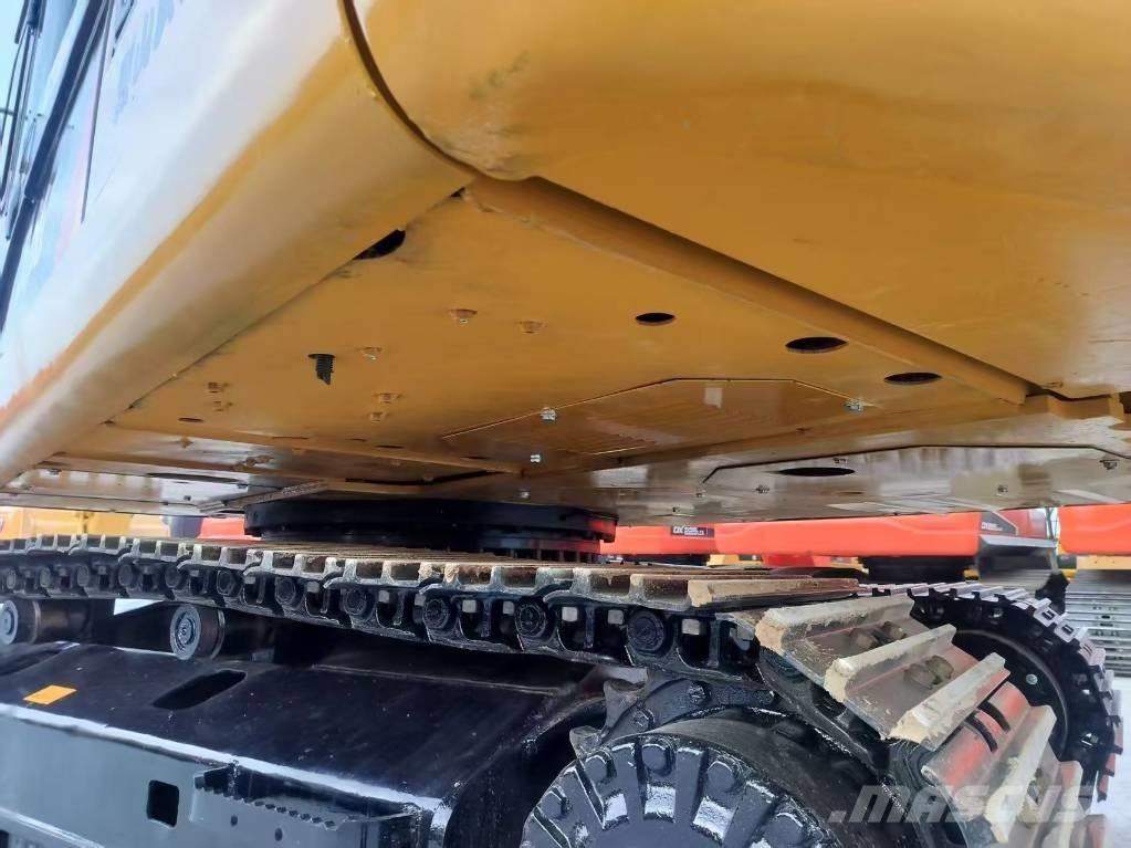 CAT 320 D2 Lánctalpas kotrók