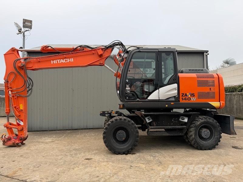 Hitachi ZX 140 W-5 Gumikerekes kotrók