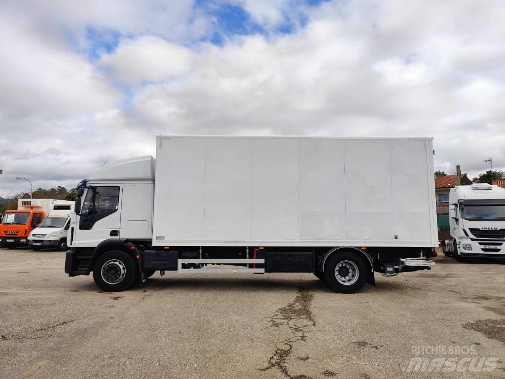 Iveco 180E 28 Dobozos teherautók