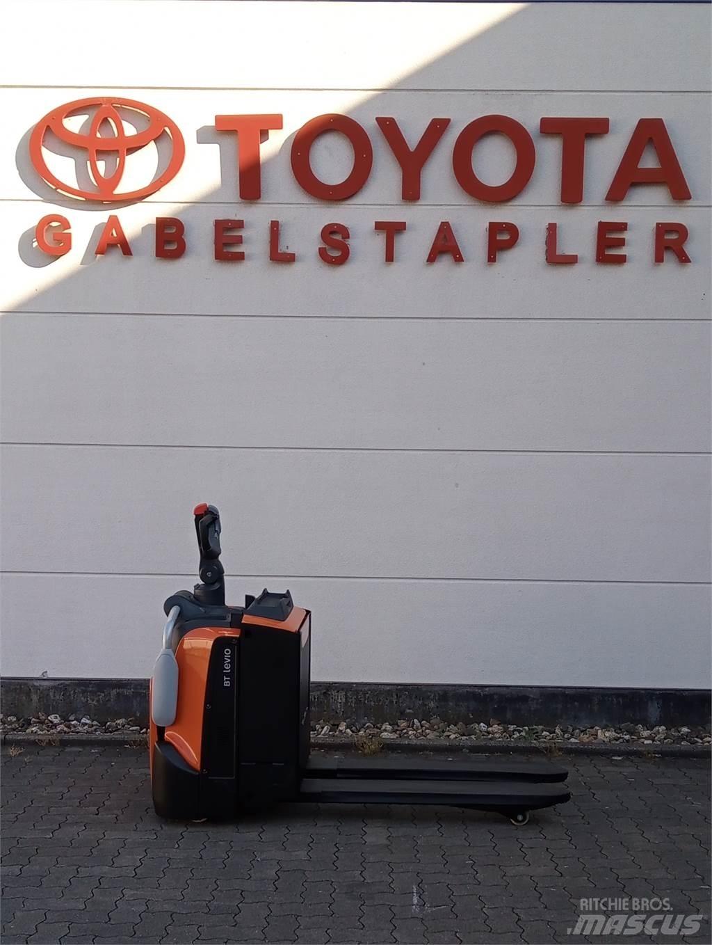 Toyota LPE200 Alacsony emelőkocsi