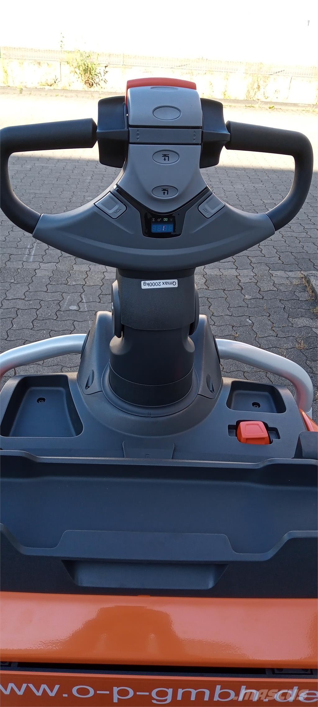 Toyota LPE200 Gyalogkíséretű targonca