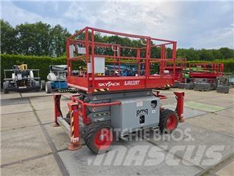 SkyJack SJ 6832 RT Ollós emelők
