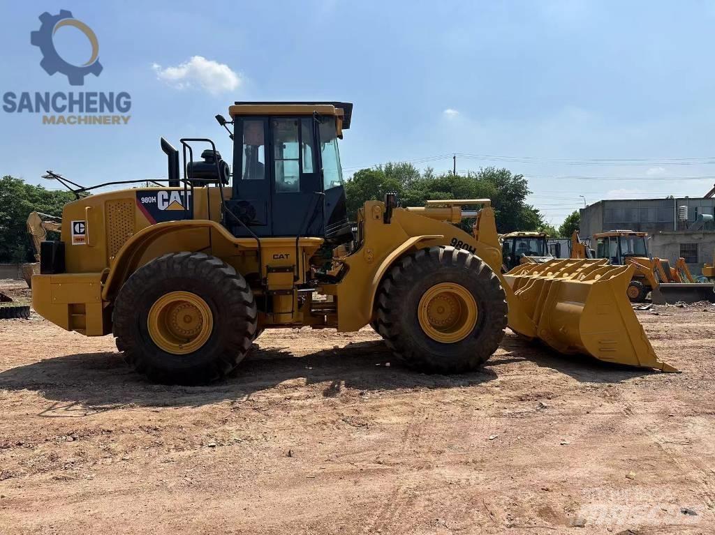 CAT 980H Gumikerekes homlokrakodók