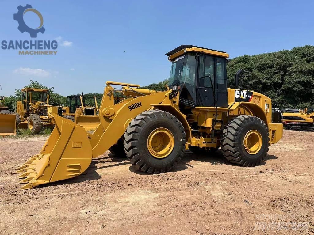 CAT 980H Gumikerekes homlokrakodók